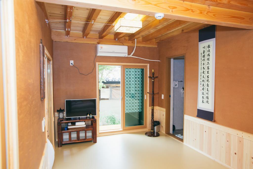 Laon Hanok Gguljam Jeonju Exterior foto